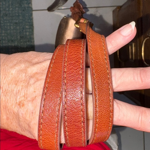 Fossil vintage Crossbody bag, leather smooth & pebbled flap/ pocket brass Hw EUC - Picture 8 of 17